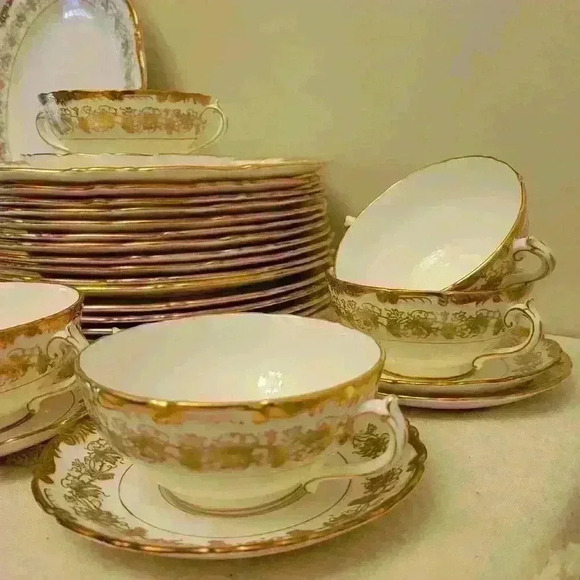 Coalport Hazelton -Cream Soup and Saucer Set (4) - Picture 2 of 6